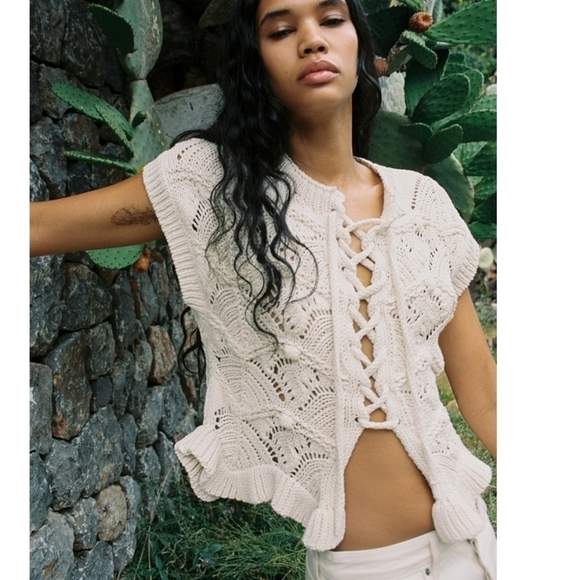 NWT Zara Ruffled Knit Drawstring Top in Cream XS Flounce Hem Tie Front Closure - Picture 2 of 8